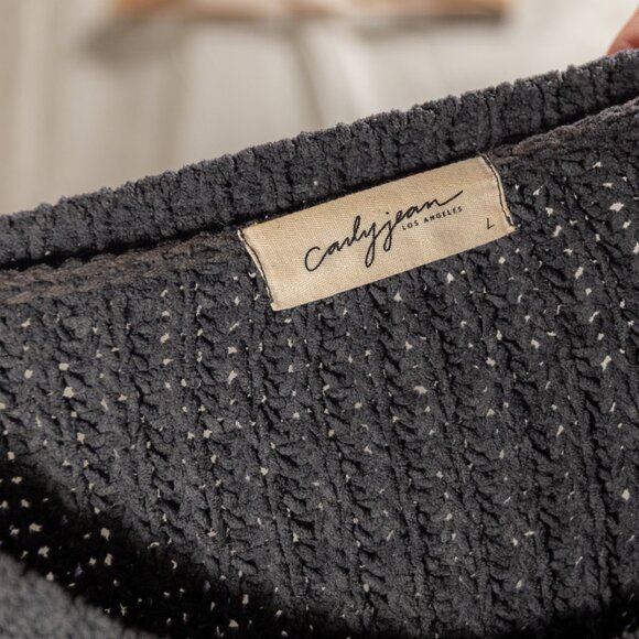 CJLA - Navy Sweater - Large - Picture 3 of 3